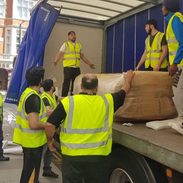 🧳 Less Packing, More Living: How London Moving Experts Help You Settle In Sooner