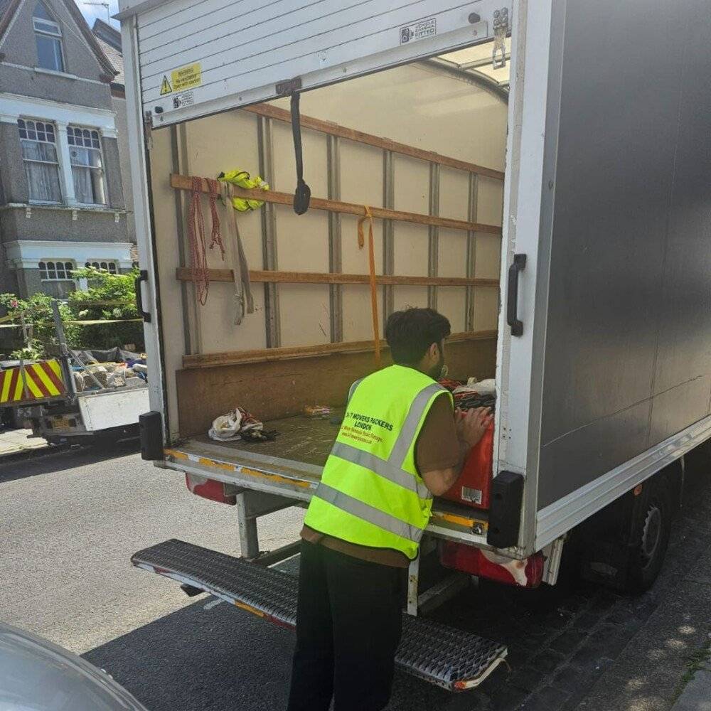 Camden’s Smoothest Move – Packing to Storage, Handled with Care